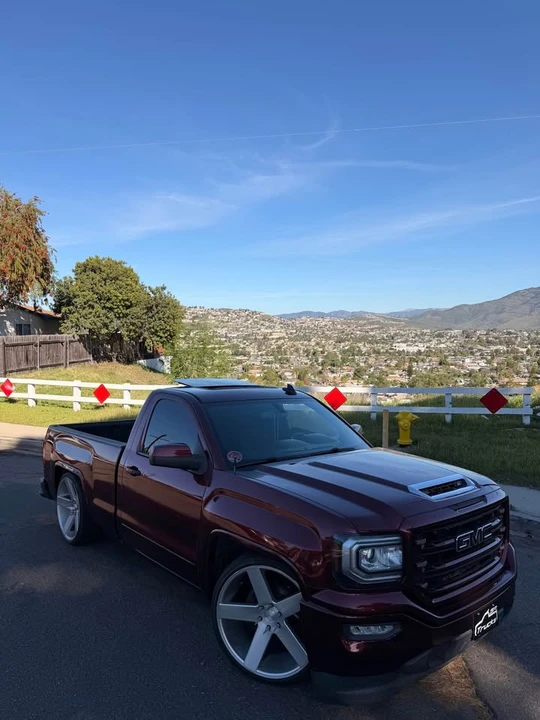 2017 GMC Sierra Heavy Duty 4th Gen - Image 2 of 2