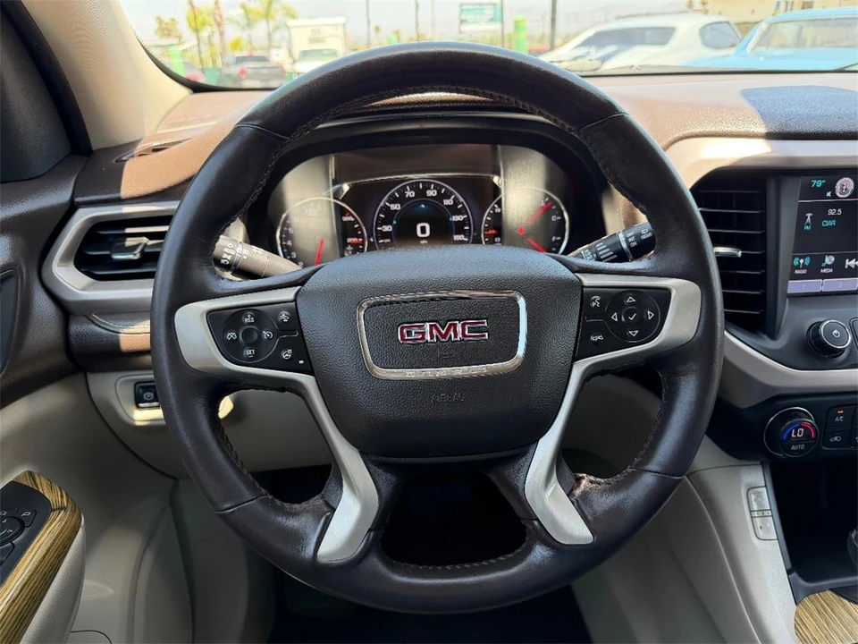 2017 GMC Acadia - Image 18 of 26