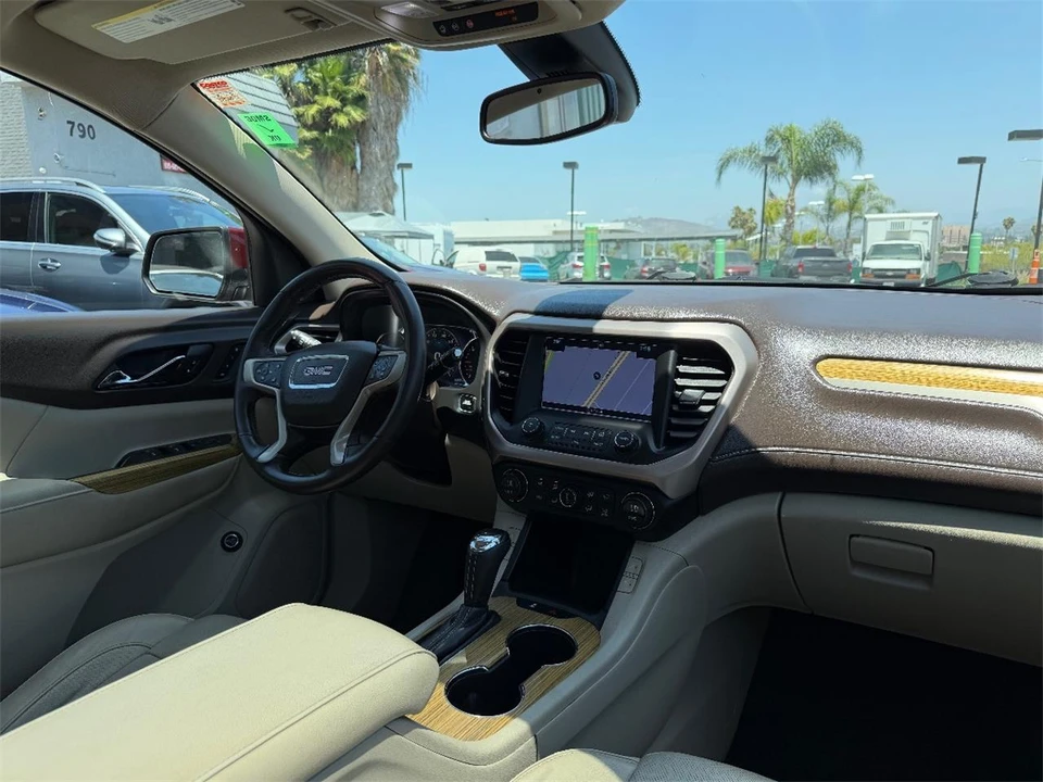 2017 GMC Acadia - Image 25 of 26