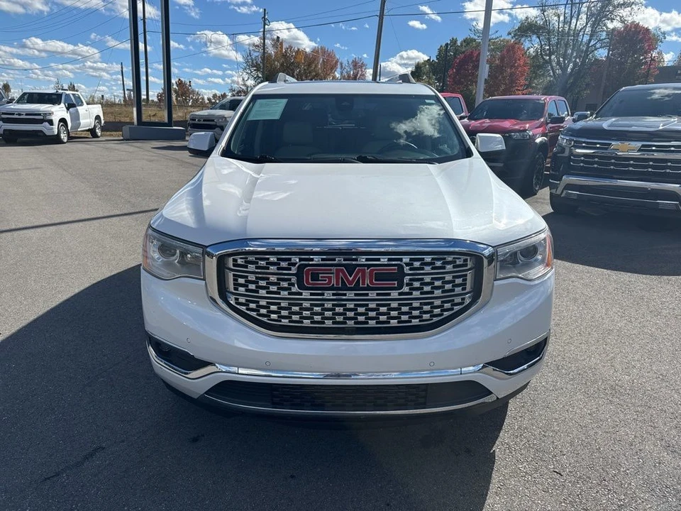 2017 GMC Acadia - Image 8 of 12