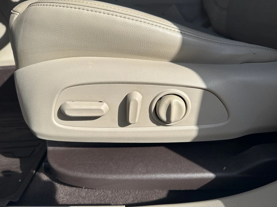 2017 GMC Acadia - Image 10 of 12