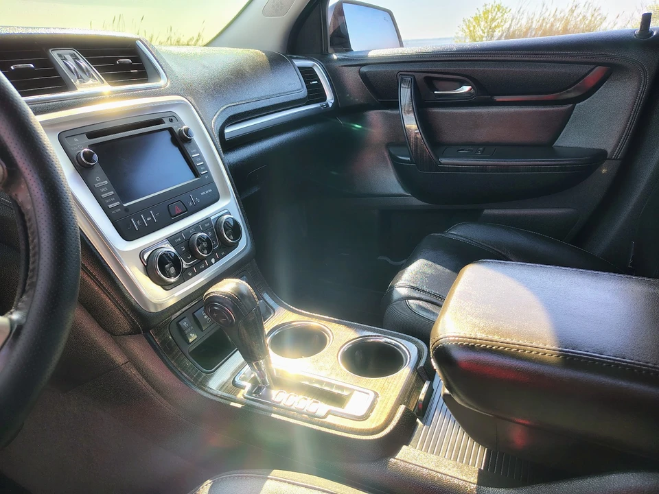 2017 GMC Acadia - Image 9 of 21