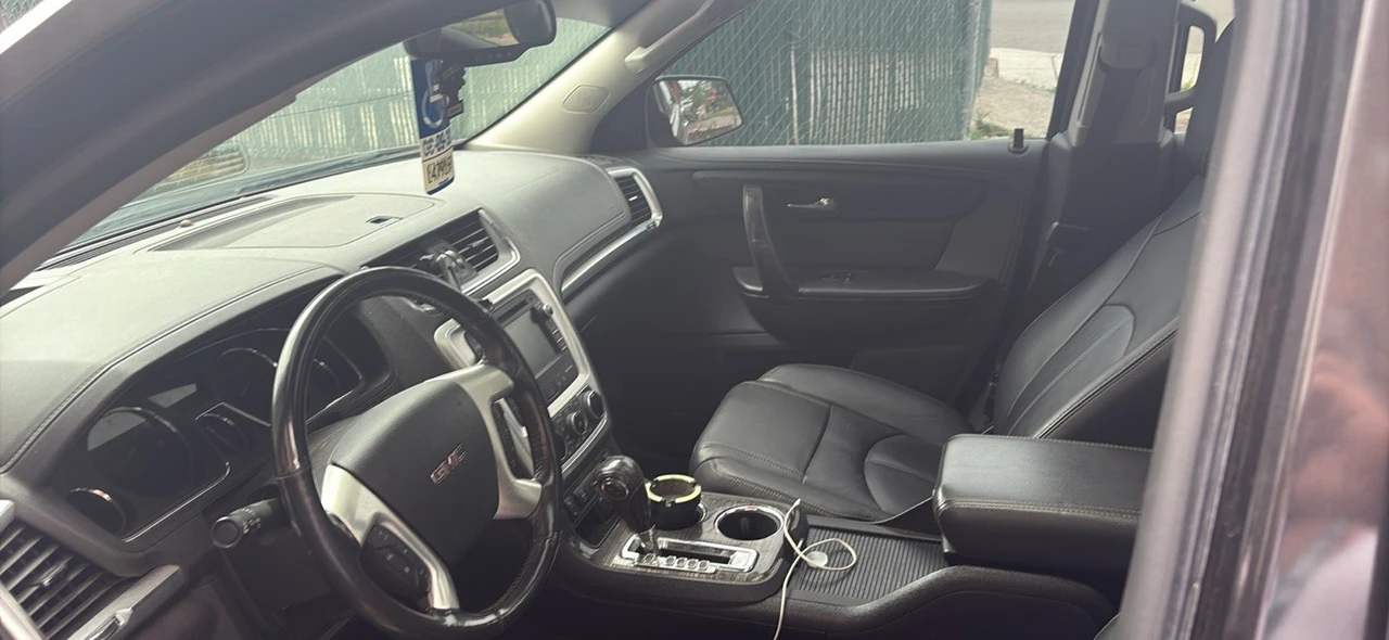 2017 GMC Acadia - Image 4 of 8