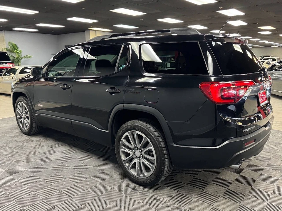 2017 GMC Acadia - Image 11 of 12