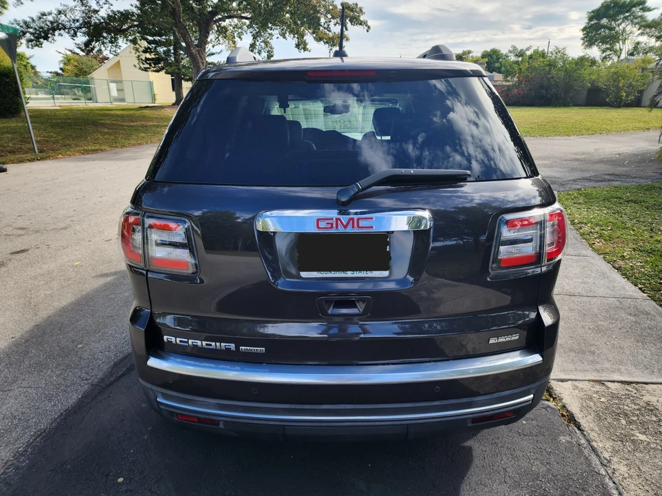 2017 GMC Acadia - Image 4 of 9