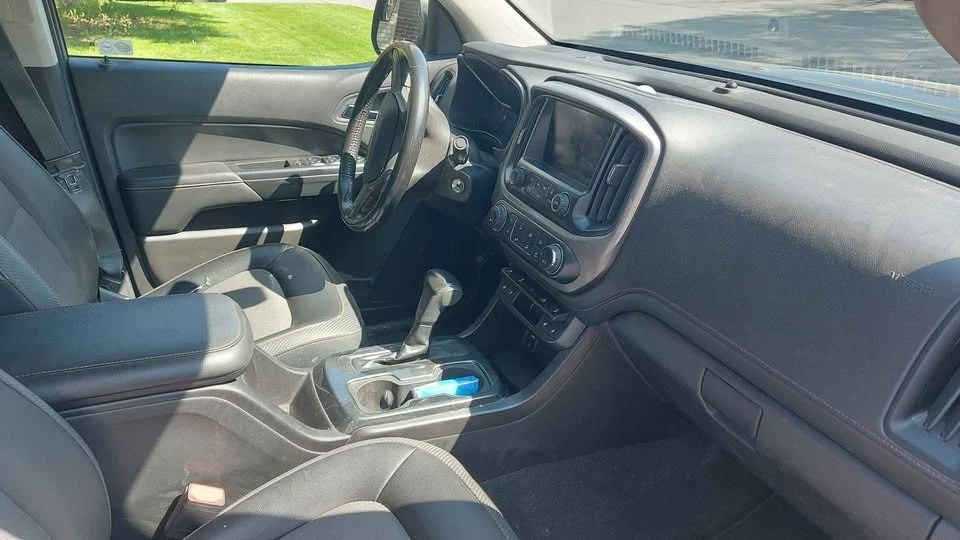 2017 GMC Canyon 2nd Gen - Image 3 of 4