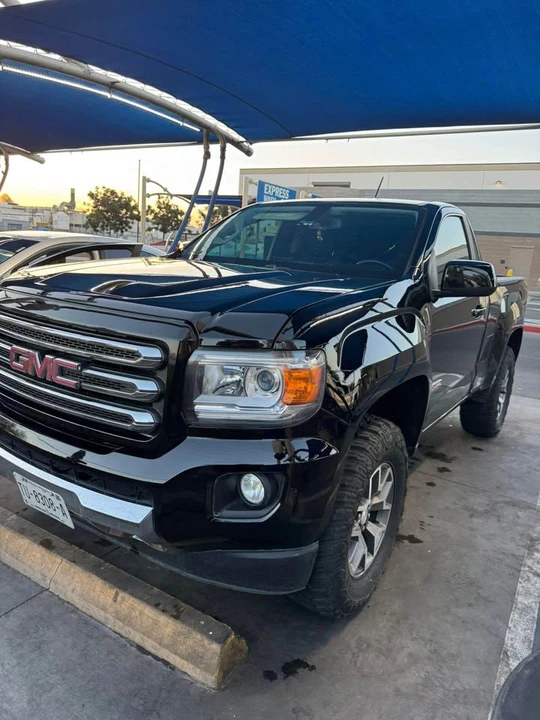 2017 GMC Canyon 2nd Gen - Image 3 of 4