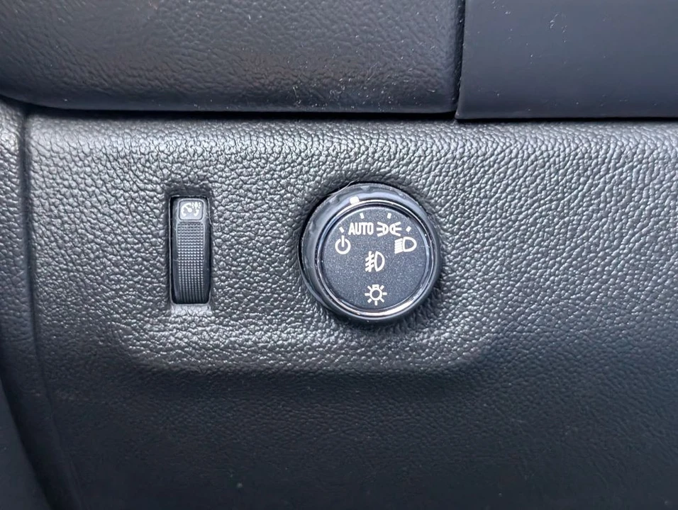2017 GMC Canyon 2nd Gen - Image 12 of 21