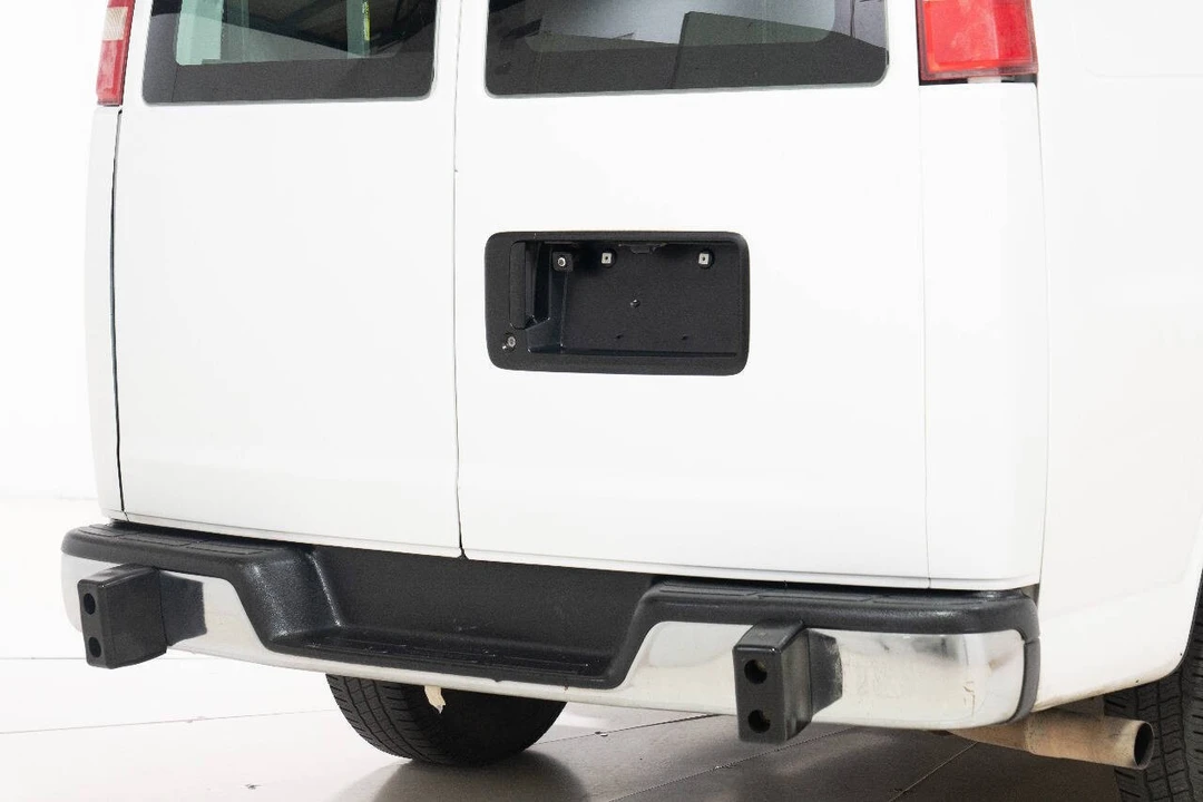 2017 GMC Savana - Image 14 of 21