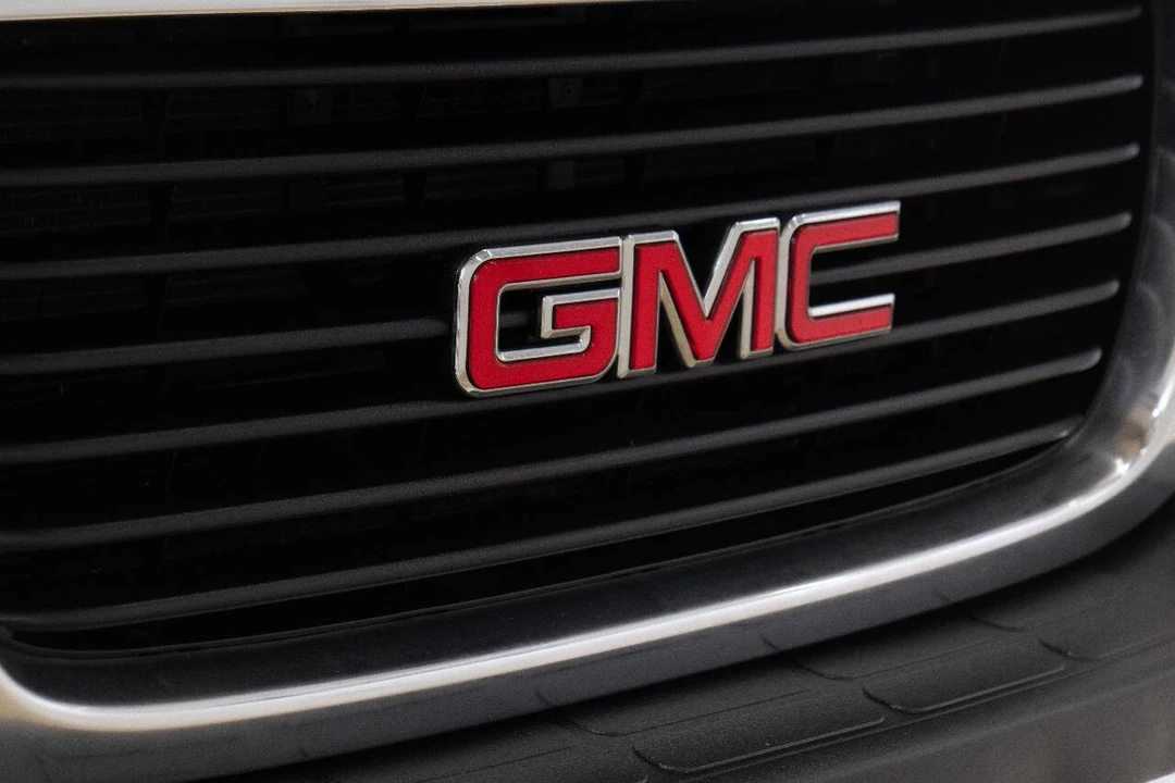 2017 GMC Savana - Image 11 of 12