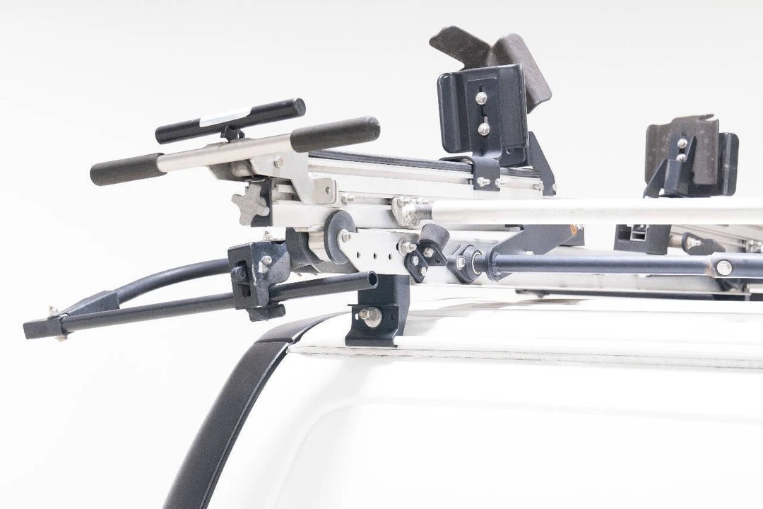 2017 GMC Savana - Image 18 of 31
