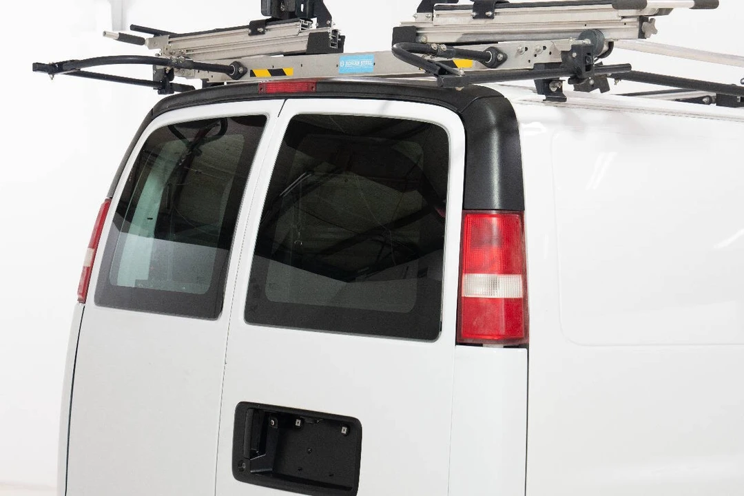 2017 GMC Savana - Image 16 of 21
