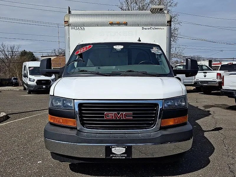 2017 GMC Savana - Image 3 of 12