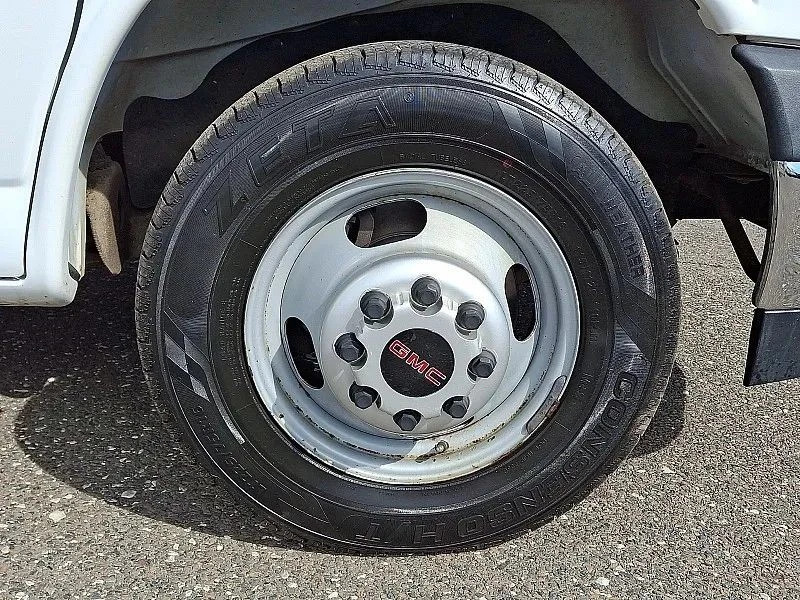 2017 GMC Savana - Image 10 of 12