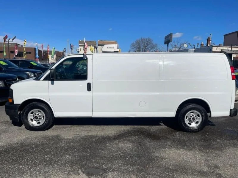 2017 GMC Savana - Image 8 of 12