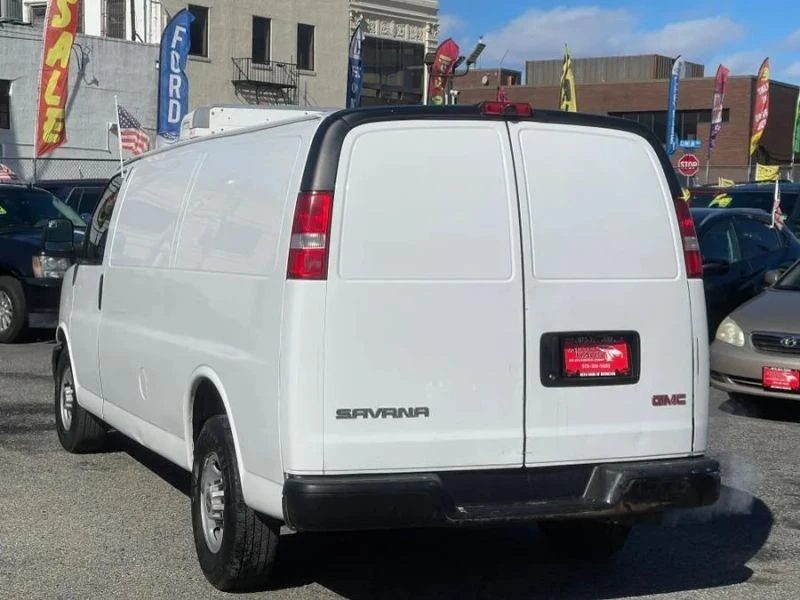 2017 GMC Savana - Image 6 of 12
