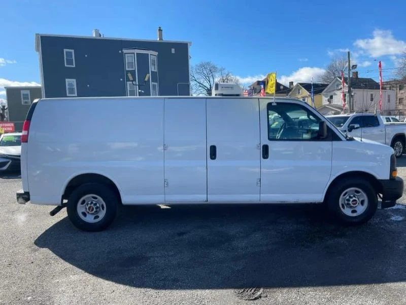 2017 GMC Savana - Image 7 of 12