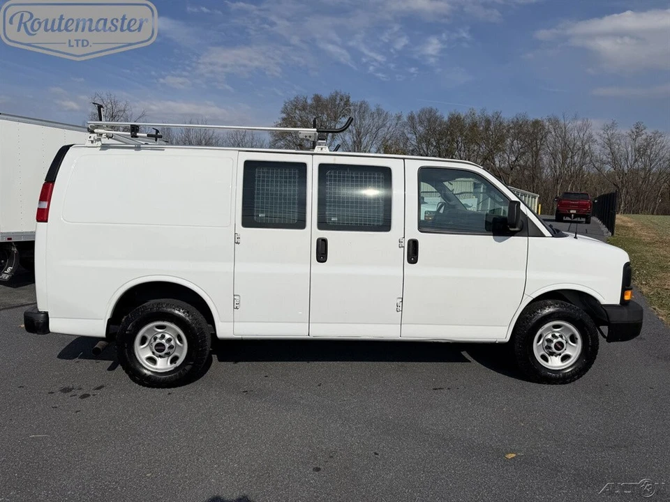 2017 GMC Savana - Image 8 of 12