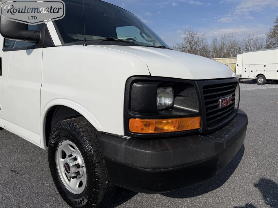2017 GMC Savana - Image 4 of 12