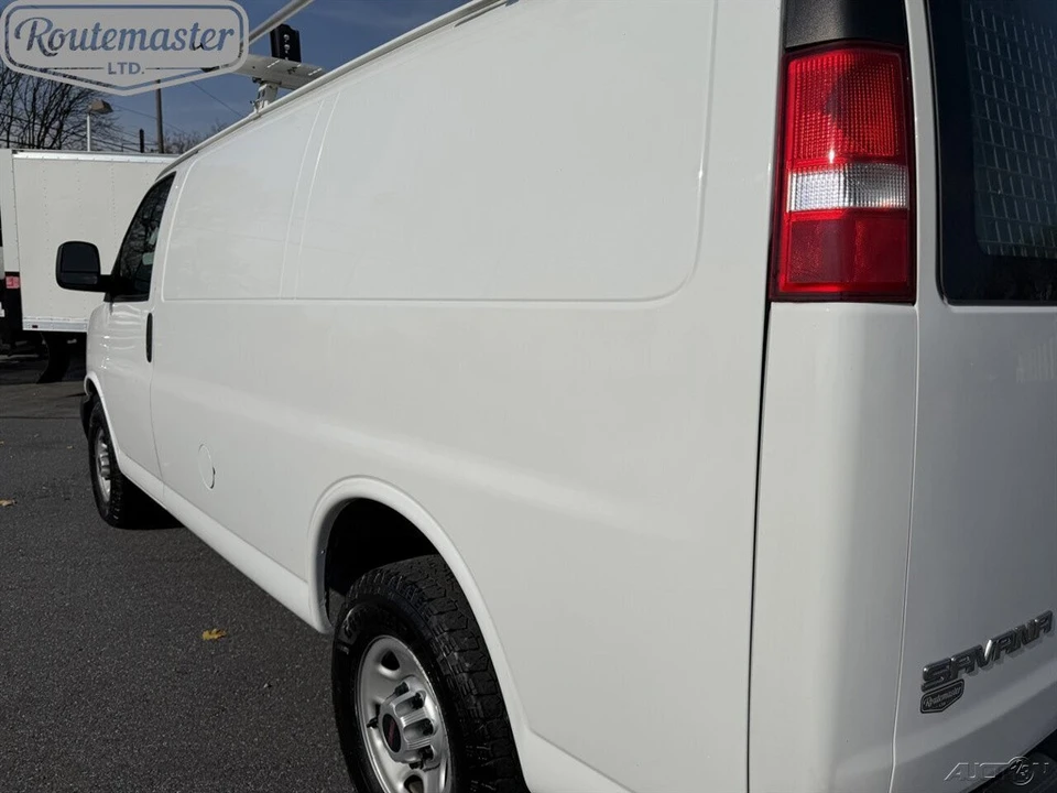 2017 GMC Savana - Image 3 of 12