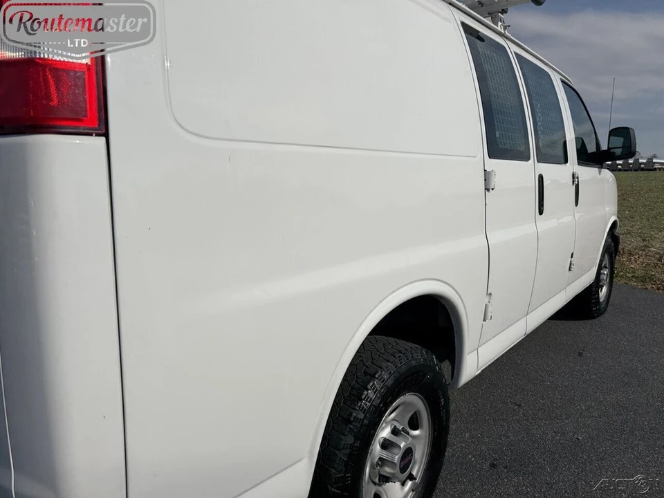 2017 GMC Savana - Image 12 of 12
