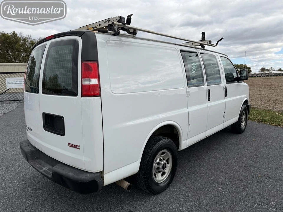 2017 GMC Savana - Image 7 of 12