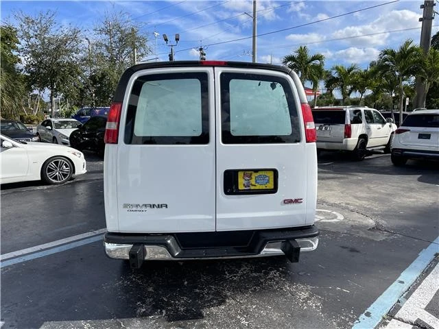 2017 GMC Savana - Image 10 of 21
