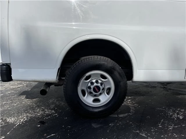 2017 GMC Savana - Image 15 of 21