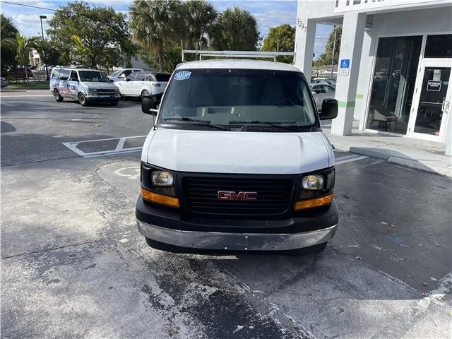 2017 GMC Savana - Image 4 of 21