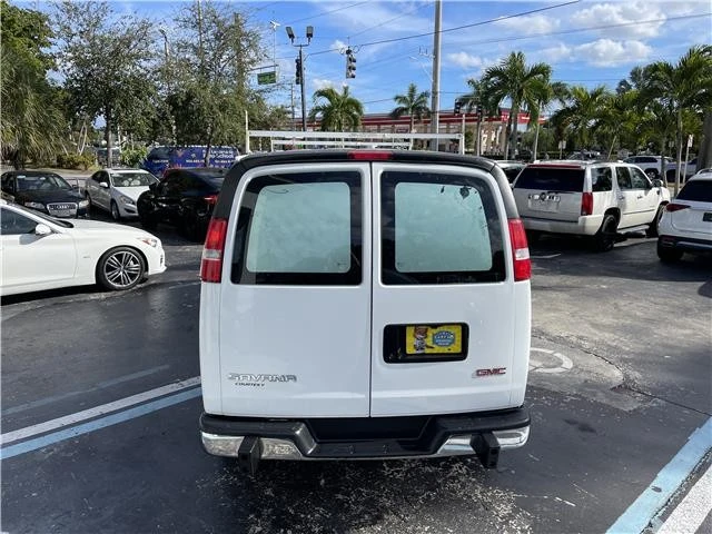2017 GMC Savana - Image 9 of 21