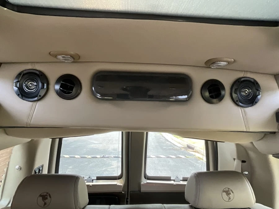 2017 GMC Savana - Image 22 of 31