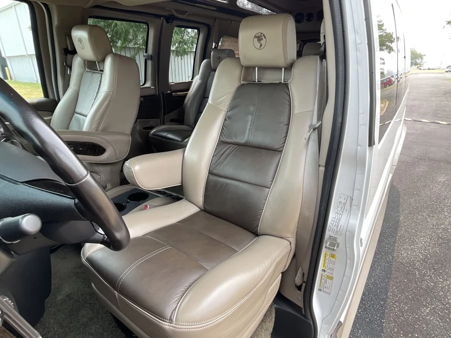 2017 GMC Savana - Image 26 of 31