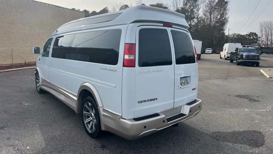 2017 GMC Savana - Image 3 of 24
