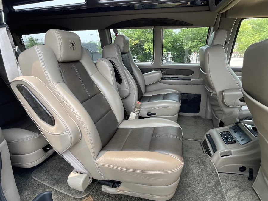 2017 GMC Savana - Image 21 of 31