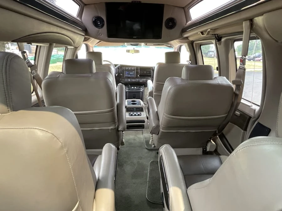 2017 GMC Savana - Image 12 of 31