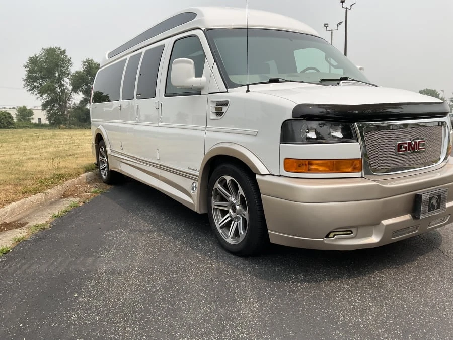 2017 GMC Savana - Image 5 of 31