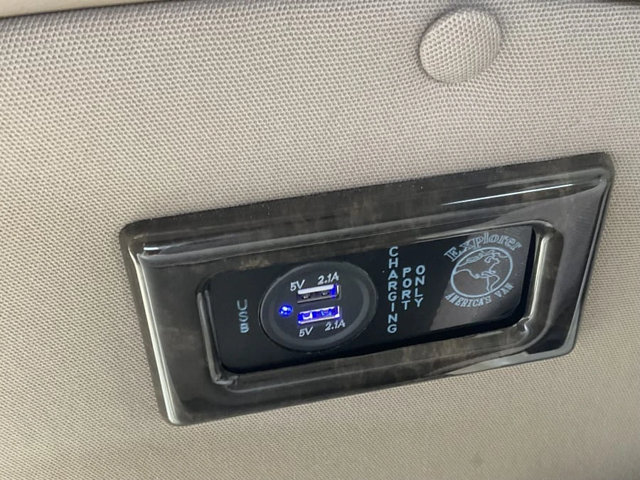 2017 GMC Savana - Image 24 of 31