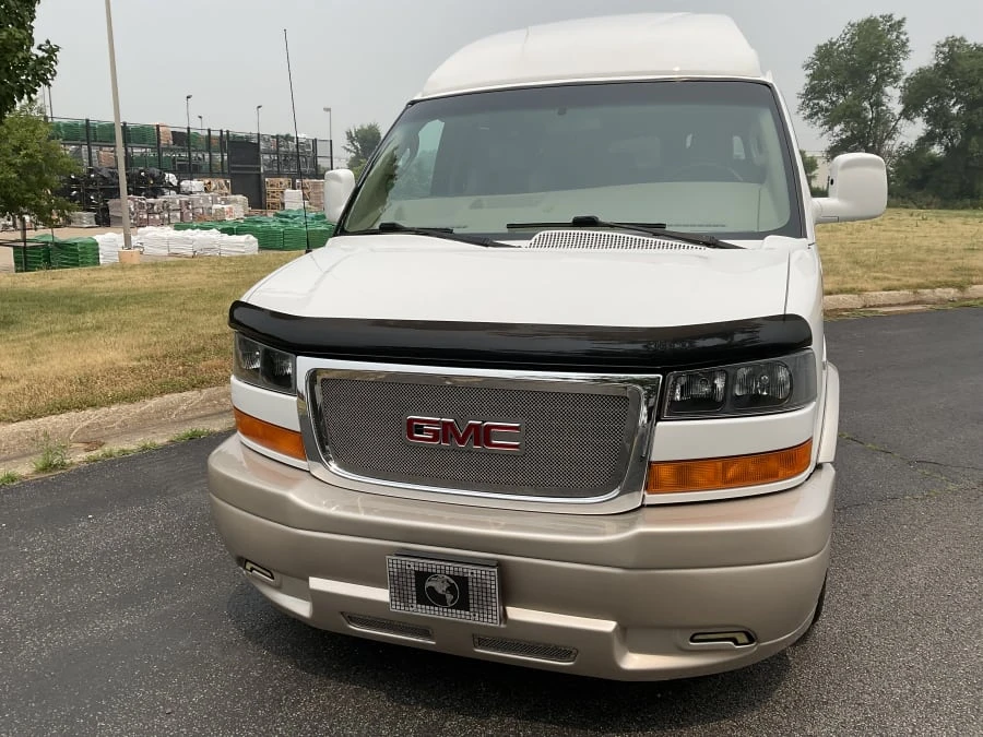 2017 GMC Savana - Image 4 of 31