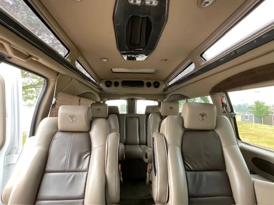 2017 GMC Savana - Image 9 of 24
