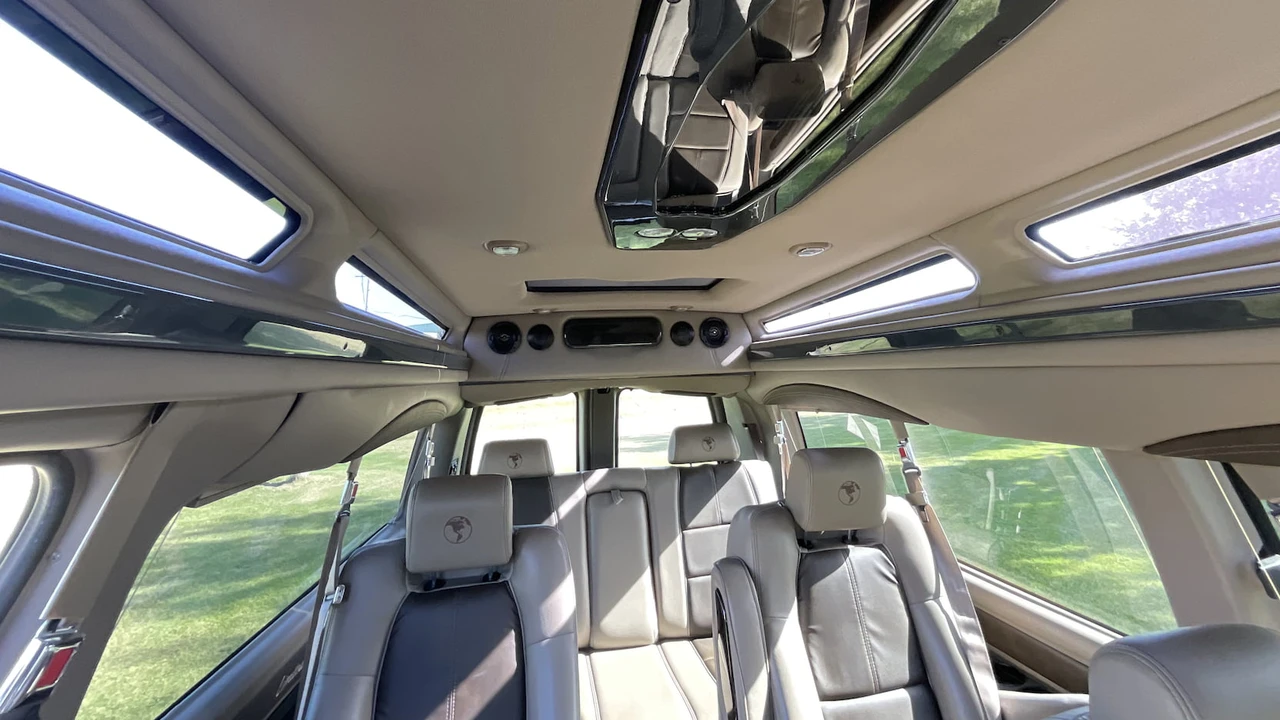 2017 GMC Savana - Image 6 of 23