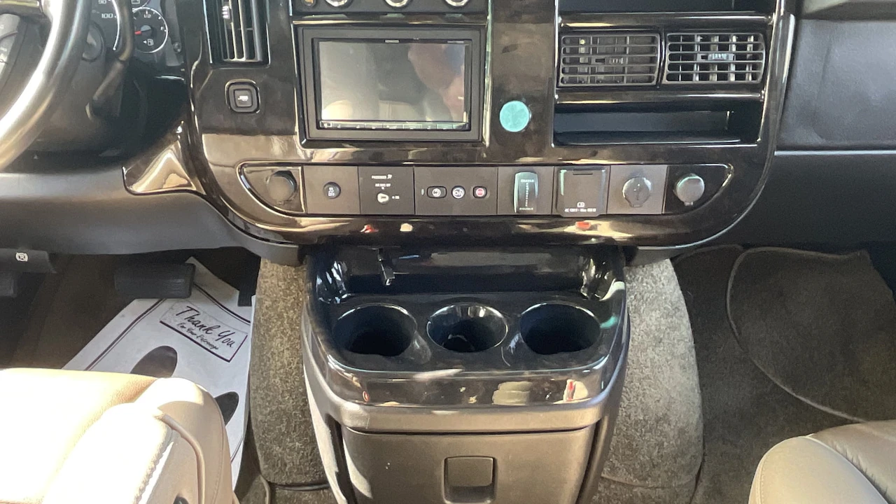 2017 GMC Savana - Image 14 of 23