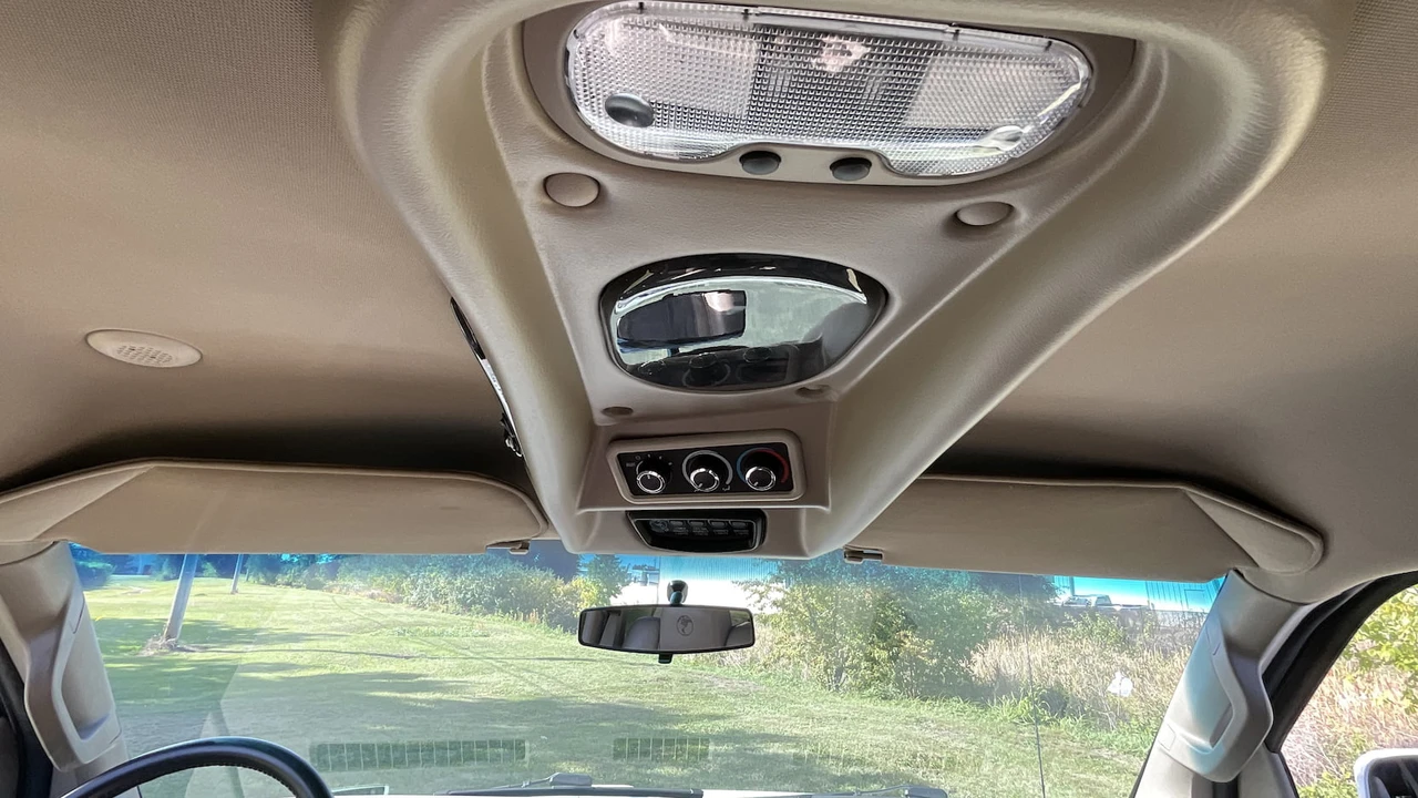 2017 GMC Savana - Image 15 of 23