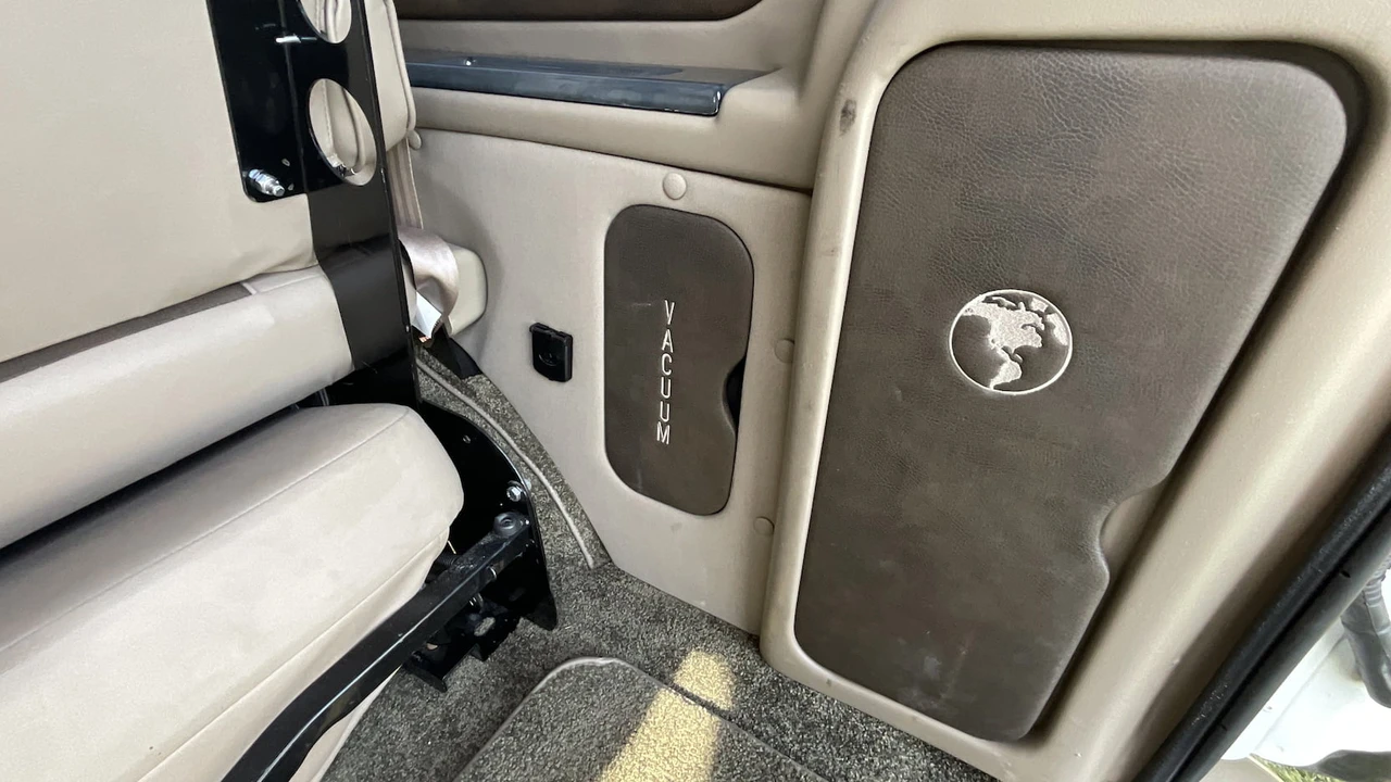 2017 GMC Savana - Image 18 of 23