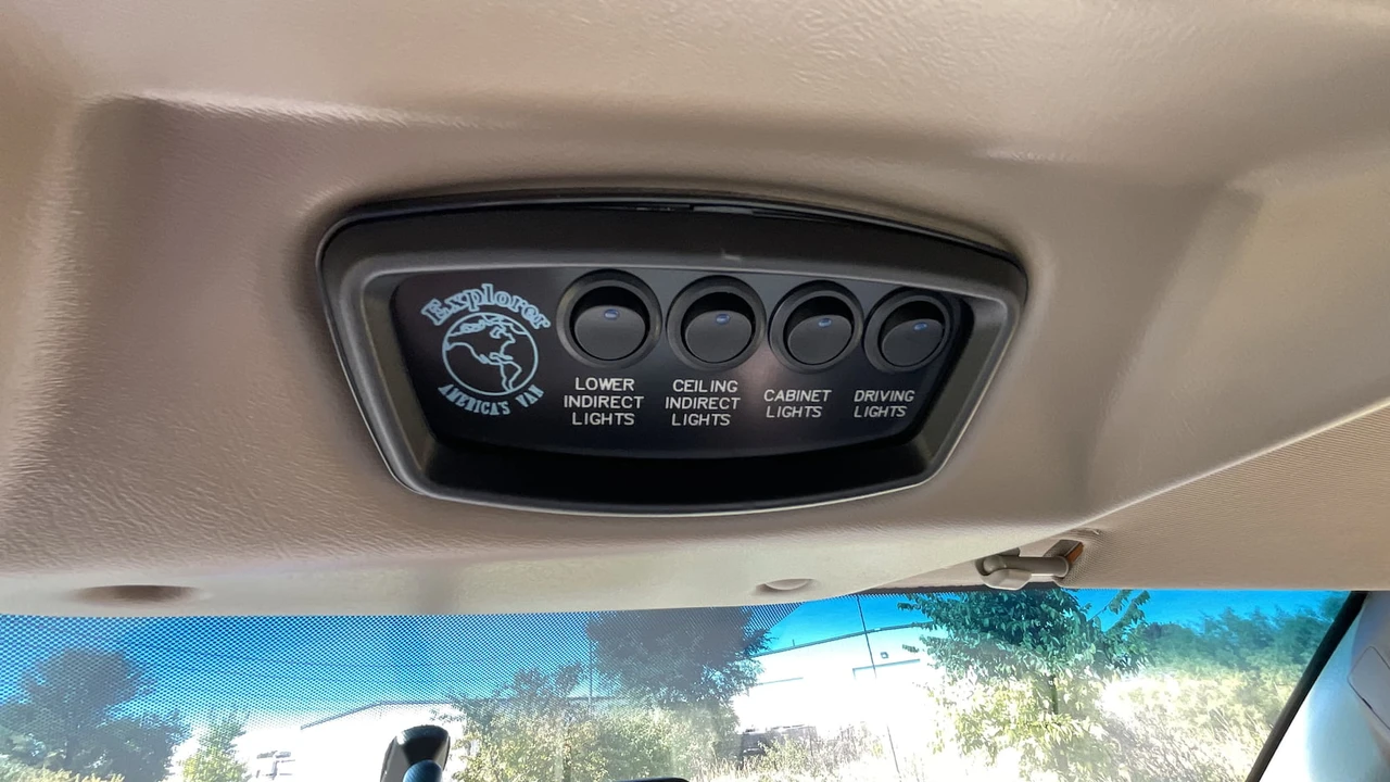 2017 GMC Savana - Image 21 of 23