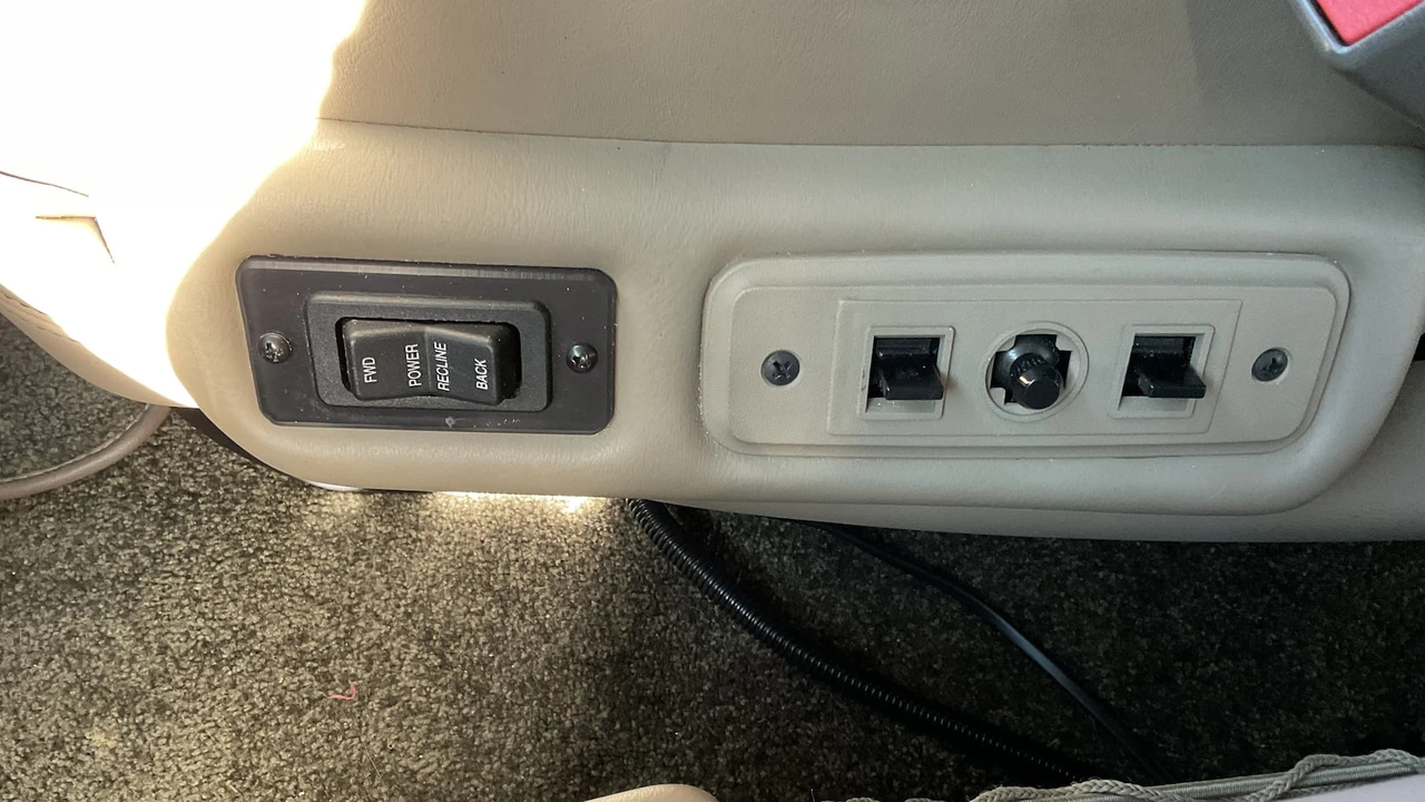 2017 GMC Savana - Image 22 of 23