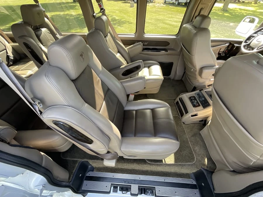2017 GMC Savana - Image 13 of 19