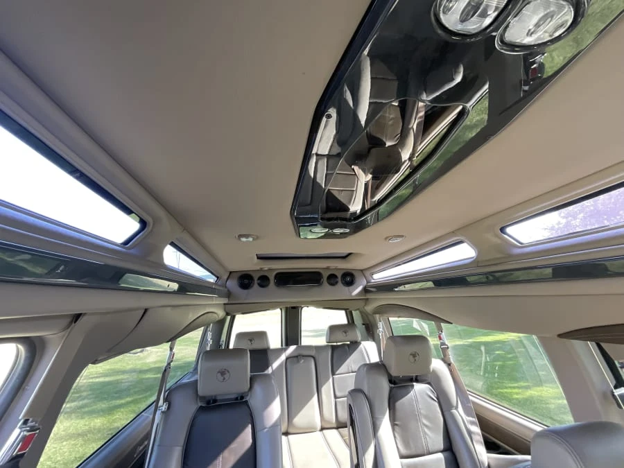 2017 GMC Savana - Image 9 of 19