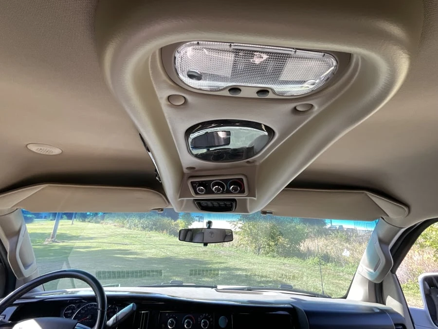2017 GMC Savana - Image 15 of 19