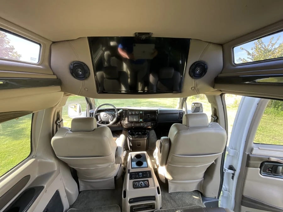 2017 GMC Savana - Image 12 of 19