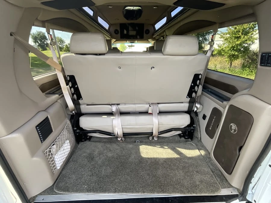 2017 GMC Savana - Image 16 of 19